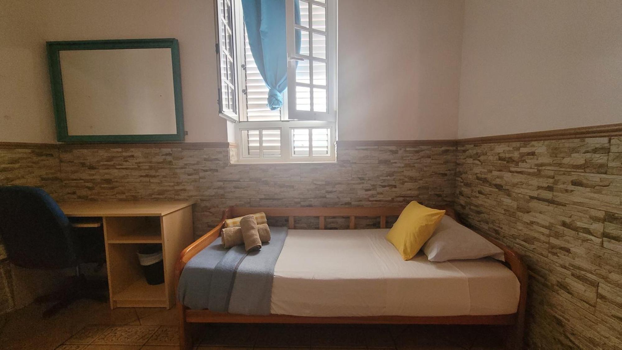 Eden Guesthouse Sardina Ruang foto