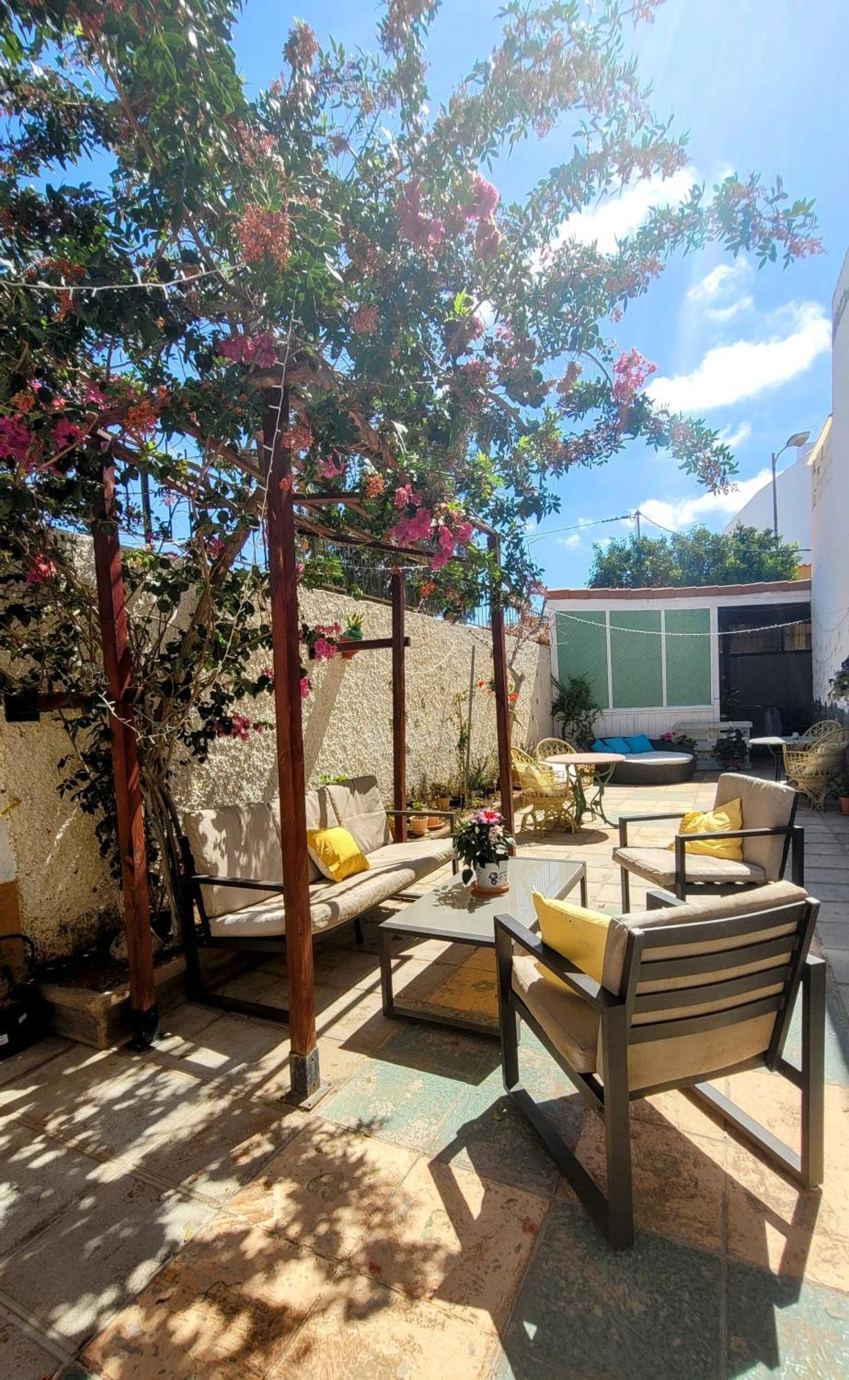 Eden Guesthouse Sardina Bagian luar foto