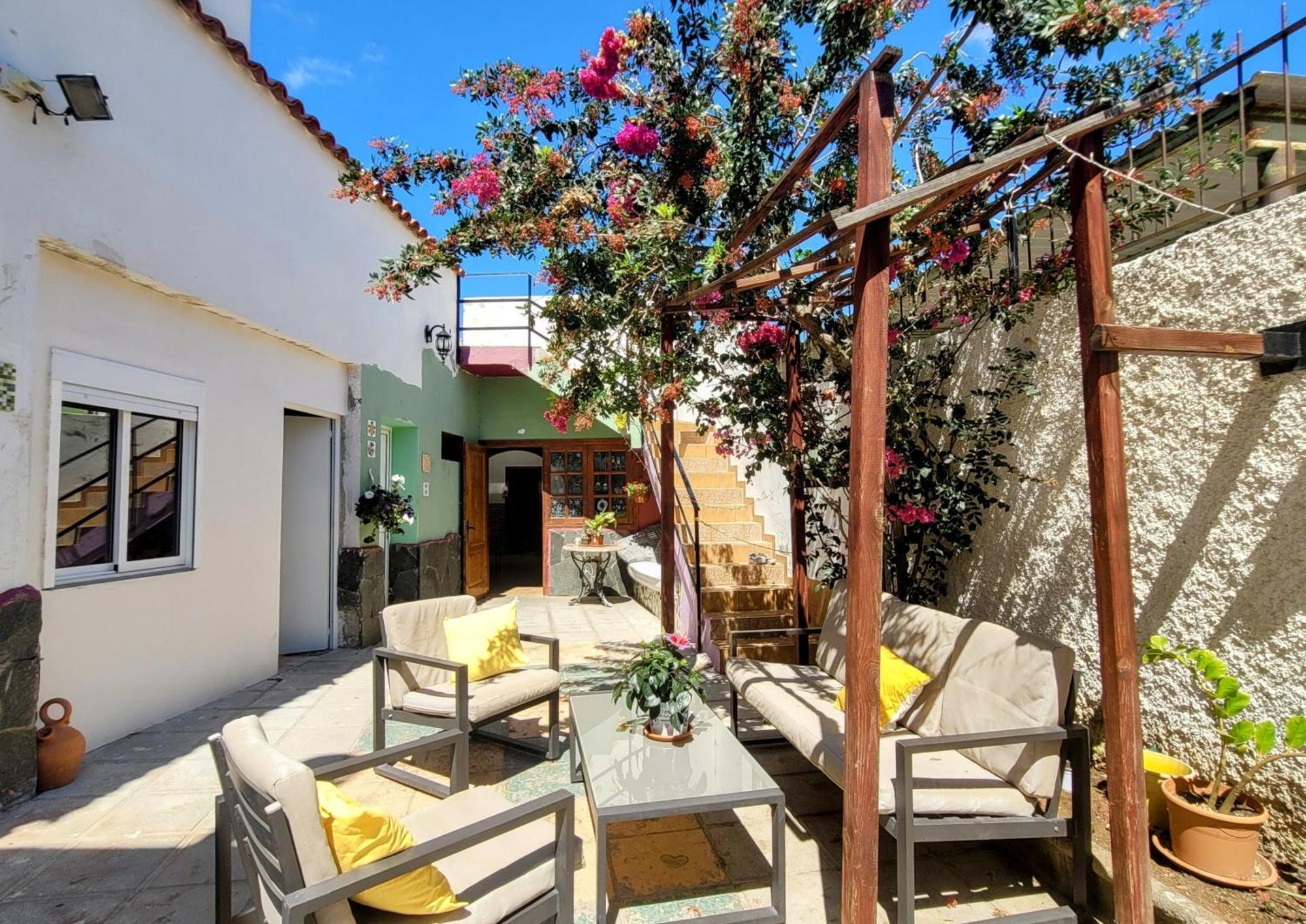Eden Guesthouse Sardina Bagian luar foto